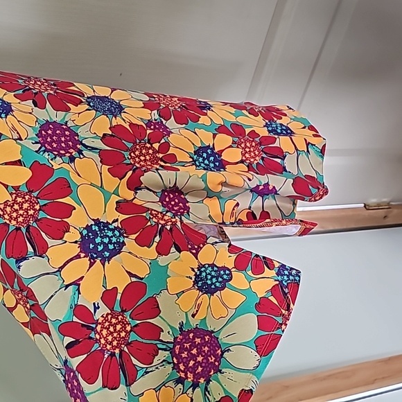 LuLaRoe Flower Tunic Top XS - Picture 4 of 5